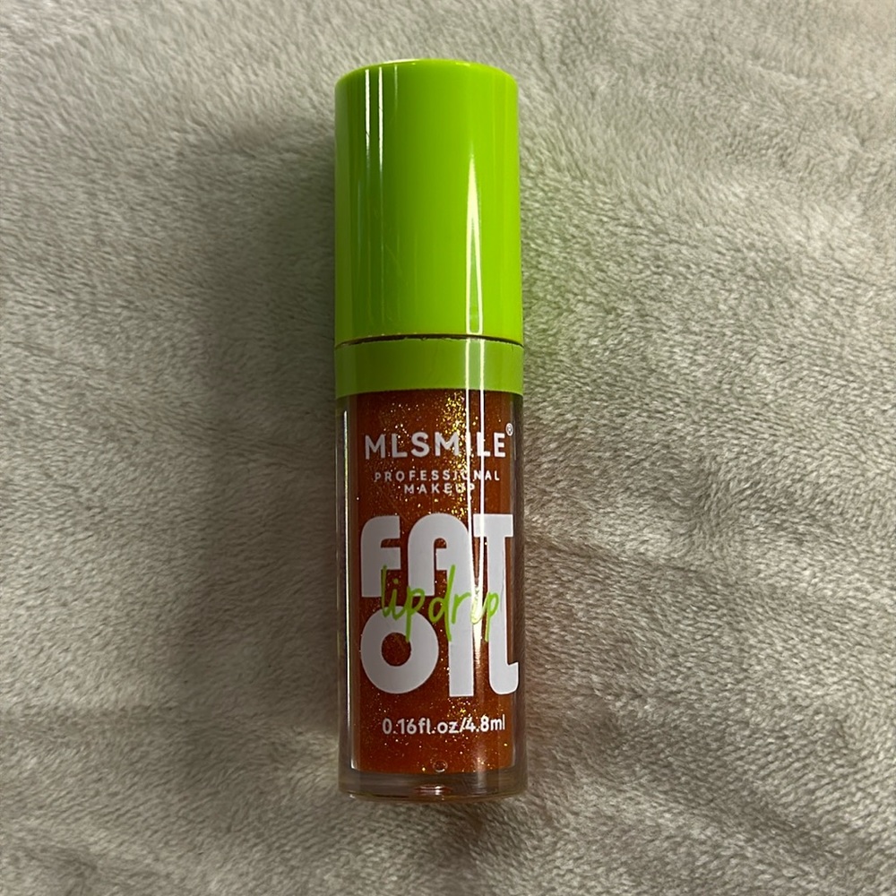 Hydrating glossy lip oil, shade 90